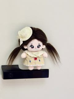 春天谁不想给娃娃打扮的水灵灵的去春游呢
一套格子娃娃领小裙子