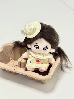 春天谁不想给娃娃打扮的水灵灵的去春游呢
一套格子娃娃领小裙子