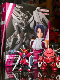 来自机动战士高达﻿seed里的阿斯兰·萨拉，出自SHF系列，