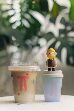 -
BOB和RICO愈见肯德基

来两杯肯悦咖啡☕️