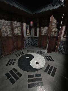 🧟‍♂️做一回湘西赶S人，和僵尸躲猫猫
💡忽明忽暗的灯光