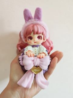 蝴蝶结是植绒的，头发是渐变粉色，实物巨好看，非常精致