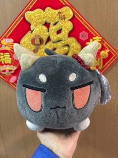 明日方舟系列之重岳龙泡泡毛绒玩偶
手感很好，造型别致，特别可