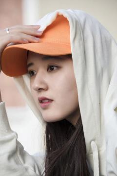 赵露思,1998年11月9日出生于四川省成都市,中国内地女