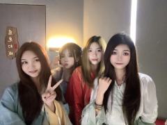 情字困住了我 非死不能够逃脱
莫笑我 太疯魔
“以金粉覆面，