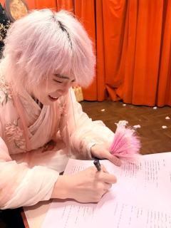 wwt 其实早就爱上梁以忱了
梁以忱又何尝不是呢

只是 终