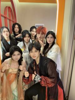 醉凌云无剧透测评┃低开乱走又烂又好玩
时长:10h
角色:苏