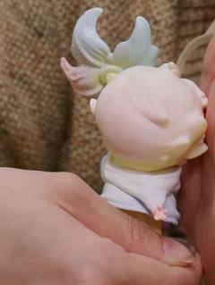 封面款配色好看
dimoo相似的风格感觉出了好多了