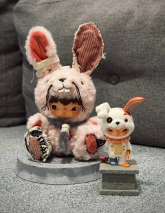 🐰 小野兔毛绒玩偶
 
这是泡泡玛特HIRONO小野系列的