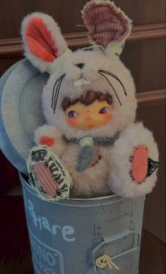 🐰 小野兔毛绒玩偶
 
这是泡泡玛特HIRONO小野系列的