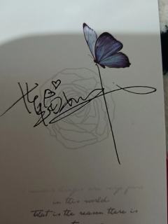 这个签名和这个卡是真的吗？我同学送我的