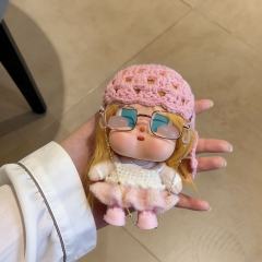 粉色镂空针织帽温柔又显白，还能修饰娃头型