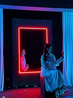 ig的《门》声光电盛宴，讽刺性喜剧外壳讲述悲剧内核。欢迎来到