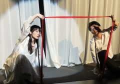 ig的《门》声光电盛宴，讽刺性喜剧外壳讲述悲剧内核。欢迎来到