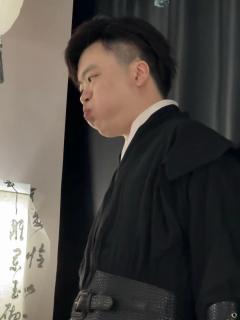
穿越光影，邂逅流萤之梦。

剧本：《流萤》
店铺：阁下吃瓜