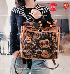 LABUBU万圣节限定搪胶，安排了！