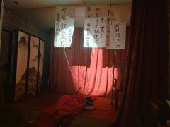 暗夜行舟,孤月伴我
"可你,看我的眼神,从来不算清自"
体
