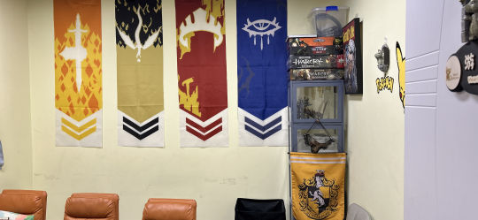 大章鱼桌游.跑团，体验最cool的跑团游戏，DND地图道具主题房！
模组包括：深水城
               凡达琳的失落矿坑
               逃离深渊
             