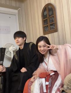 “为你明灯三千，为你花开满城”
“蝴蝶一生只爱一人”
🎭角