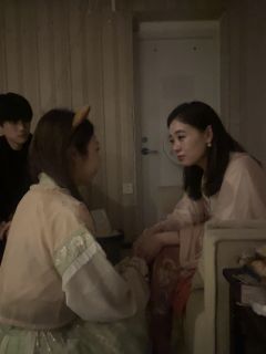 “为你明灯三千，为你花开满城”
“蝴蝶一生只爱一人”
🎭角