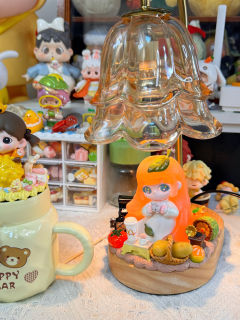 用litta做了一个很漂亮的台灯～果然打了光真的更漂亮了～加