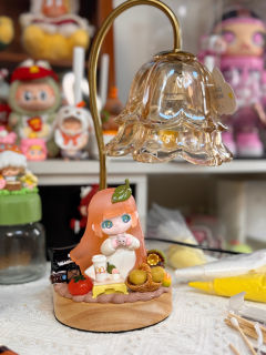 用litta做了一个很漂亮的台灯～果然打了光真的更漂亮了～加