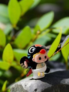 线🧵，紧紧地拴着我，让我无法随心所欲地飘飞。我望着那无垠的