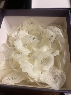 【含剧透】
爱情,是这个世界上最捉摸不定的东西。它就像一个魔