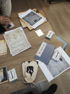         “梁博士，您慢点……”
        百灵