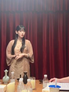 我们每个人都是自己的英雄,
小人物的悲欢离合,
也能直抵人心