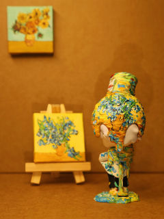 艺术联名系列｜小野湮没x梵高鸢尾花

“画面上的花依稀是模样