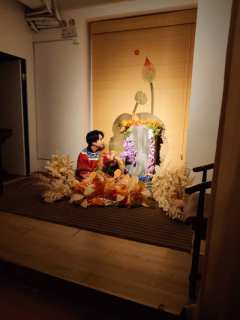 “周公吐哺,天下归心”
“你可以不做这个皇帝吗,轩辕宁”
�