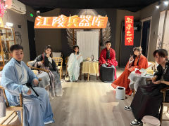 剧本没有什么值得拿出来说，“影子之下”的演绎确实走心


铸