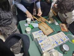 「我带着你的灵魂,驻留于世间。」
「我们终将在红色的河中相遇