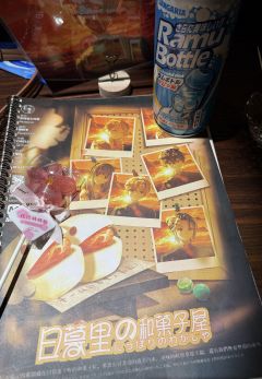 莫慌日暮里,像是看了一场温情、治愈、救赎的日式电影,用无数细