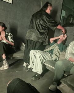 “我的孩子到底在哪?!”
📖剧本:雨幕中的远光
🏷️类