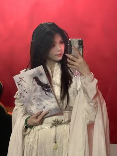 “江湖的最深处是河之洲，
河之洲的最深处是蒹葭渡。”

DM