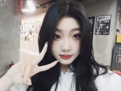 你要为万事之太平,彻底熄灭燃烧了几百年的狼烟。
体验角色: