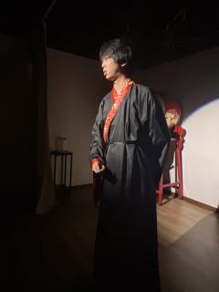 后来我每次去早餐铺老板问我要买什么?
我就想起锦儿和半个馍馍