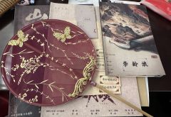 原来后羿不是不敢射下月亮 而是怕伤害月亮上的妻子 


“你
