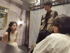 “死亡是一枚沉重而干净的果实,我们吃下去,医治太多活着的病症