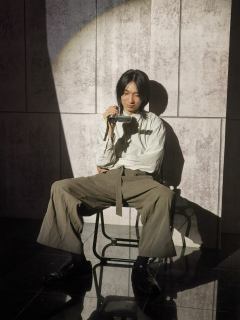 “死亡是一枚沉重而干净的果实,我们吃下去,医治太多活着的病症