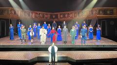 2024.12.11 上海大剧院 大剧场
进场落座，一个很大