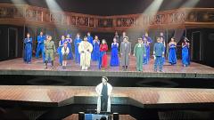 2024.12.11 上海大剧院 大剧场
进场落座，一个很大