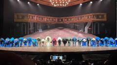 2024.12.11 上海大剧院 大剧场
进场落座，一个很大