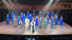 2024.12.11 上海大剧院 大剧场
进场落座，一个很大