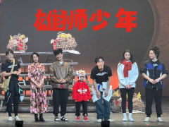 🪩惊艳演技
不单是一部音乐剧,还有很多舞狮、敲鼓片段可以看