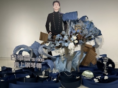 白举纲*杨皓晨*翟李朔天*潘杭苇
开出和一刷完全不同的卡司,