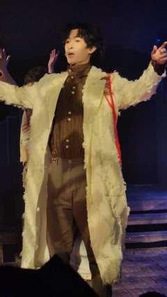 疯子与赞美诗
24.12.22 14:30
时长约90分钟