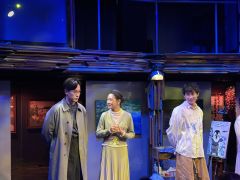 禁忌的色彩会是什么颜色?
色彩玄暗的地下室画廊里
藏着的是什